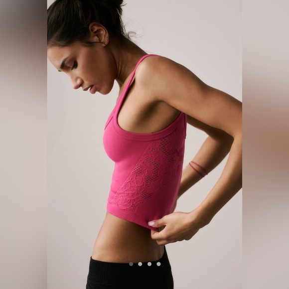 NWT FREE PEOPLE FP Movement Evergreen Brisk Cami M/L “Berry” SOLD OUT ONLINE - Picture 2 of 10